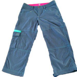 TITLE Nine Bermuda shorts, small